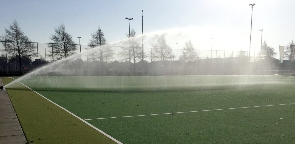 Voetbalveld beregening